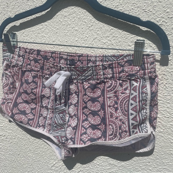 Billabong Board Shorts - Picture 4 of 8